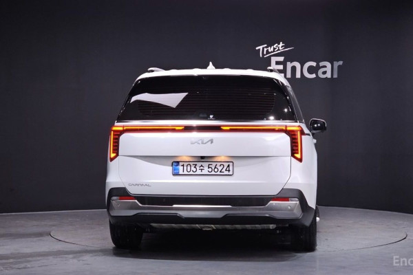 2025 Kia Carnival с пробегом 4 740 км