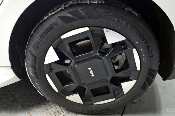 2025 Kia Carnival с пробегом 4 740 км