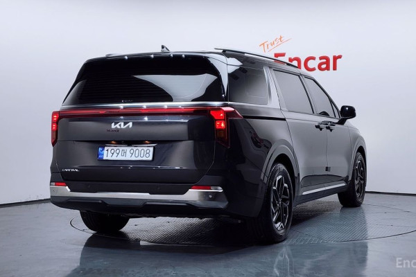 2025 Kia Carnival с пробегом 7 950 км