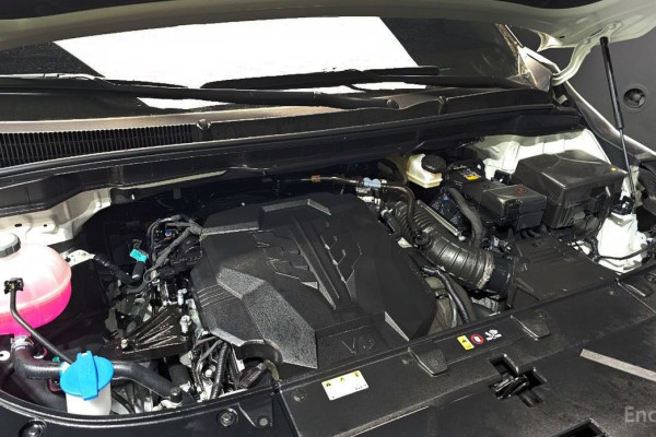 2025 Kia Carnival с пробегом 4 740 км