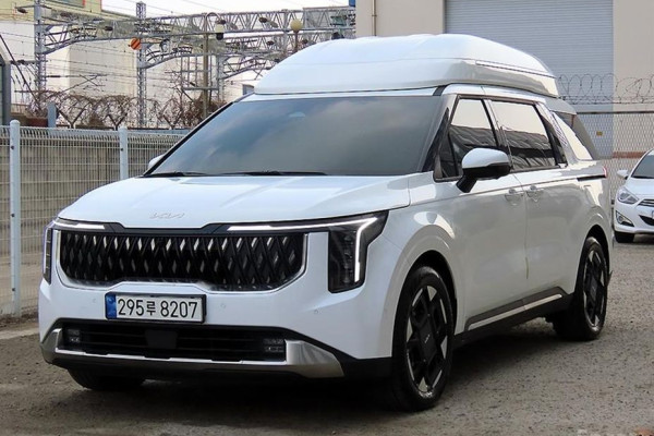 2024 Kia Carnival с пробегом 6 257 км