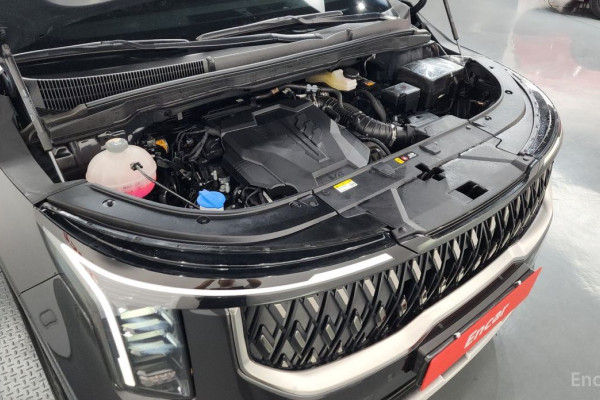 2025 Kia Carnival с пробегом 7 950 км