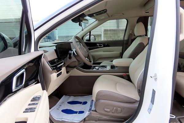 2024 Kia Carnival с пробегом 6 257 км