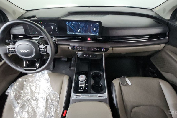 2025 Kia Carnival с пробегом 7 950 км