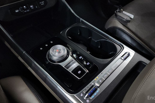 2025 Kia Carnival с пробегом 7 950 км