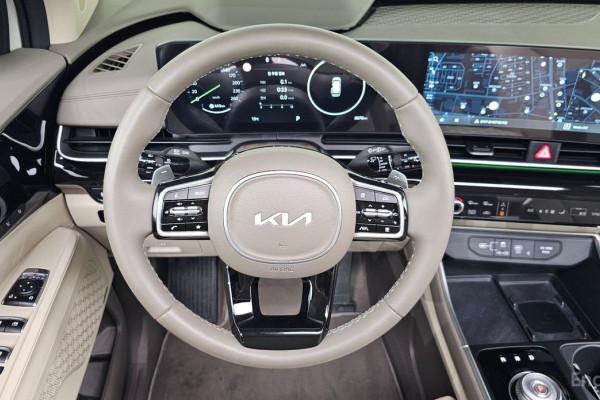 2024 Kia Carnival с пробегом 8 678 км