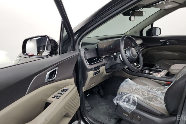 2025 Kia Carnival с пробегом 7 950 км