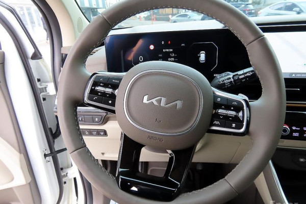 2024 Kia Carnival с пробегом 6 257 км