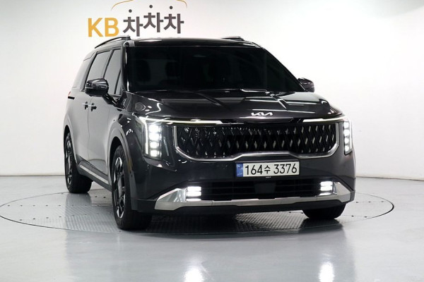 2024 Kia Carnival с пробегом 18 000 км