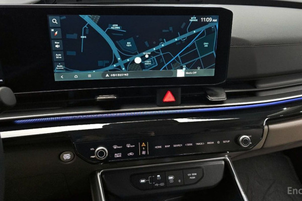 2025 Kia Carnival с пробегом 4 740 км