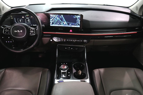 2024 Kia Carnival с пробегом 18 000 км