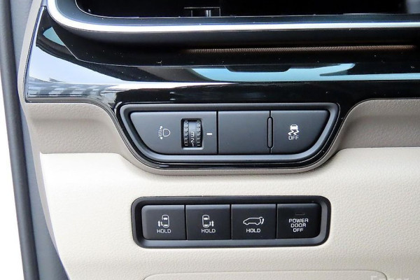 2024 Kia Carnival с пробегом 6 257 км