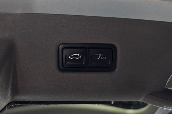 2024 Kia Carnival с пробегом 8 678 км