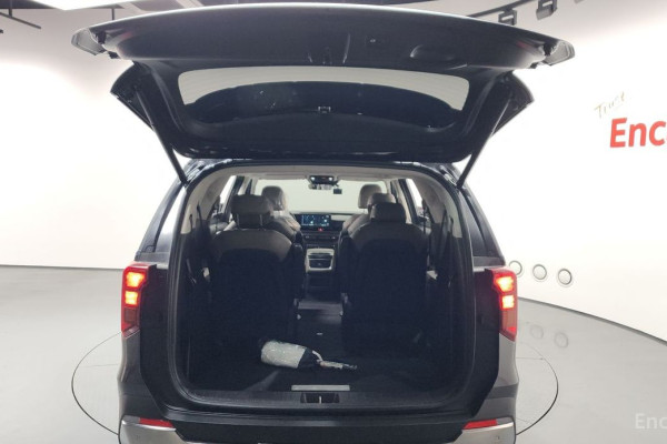 2025 Kia Carnival с пробегом 7 950 км