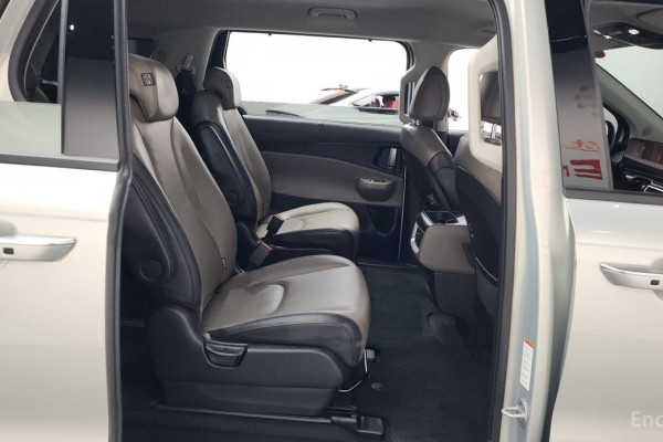 2024 Kia Carnival с пробегом 19 916 км