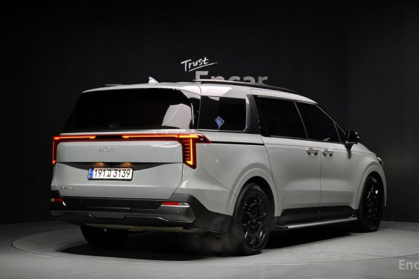 2023 Kia Carnival с пробегом 47 589 км