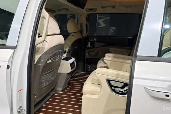 2025 Kia Carnival с пробегом 4 км