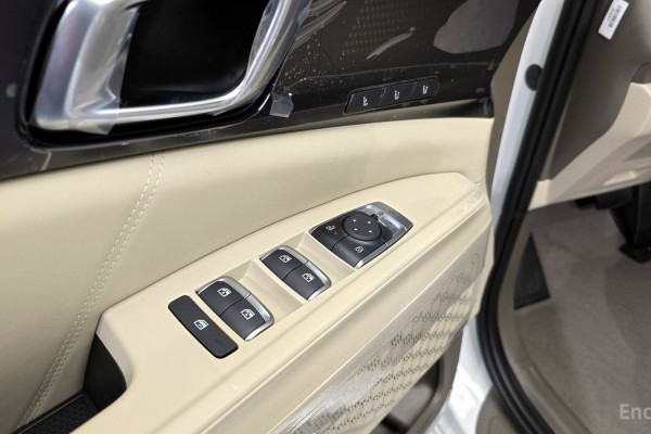 2025 Kia Carnival с пробегом 4 км