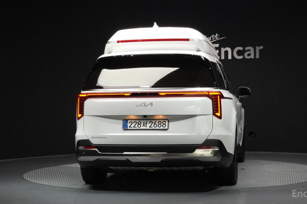 2024 Kia Carnival с пробегом 17 177 км