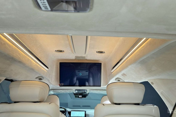 2025 Kia Carnival с пробегом 4 км