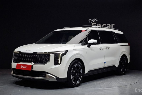 2023 Kia Carnival с пробегом 30 675 км