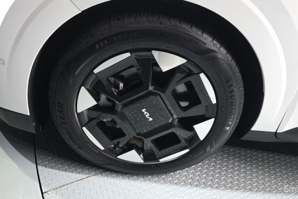 2024 Kia Carnival с пробегом 17 177 км