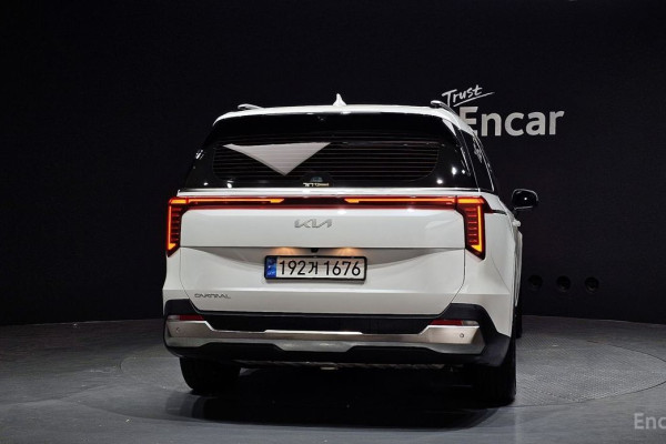 2023 Kia Carnival с пробегом 30 675 км