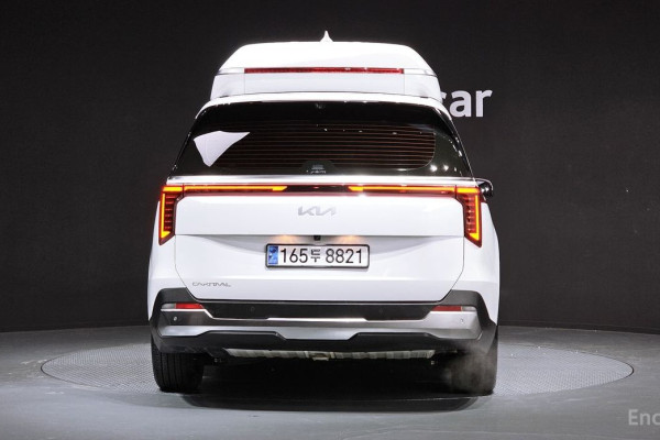 2024 Kia Carnival с пробегом 24 052 км