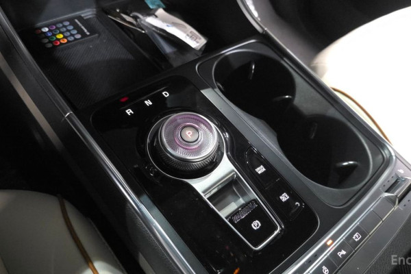 2024 Kia Carnival с пробегом 17 177 км