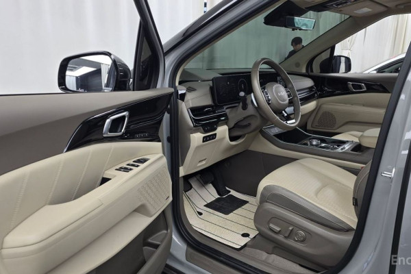 2023 Kia Carnival с пробегом 47 589 км