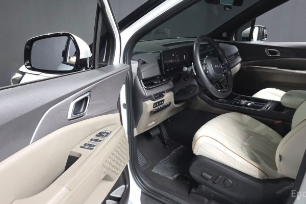 2024 Kia Carnival с пробегом 17 177 км