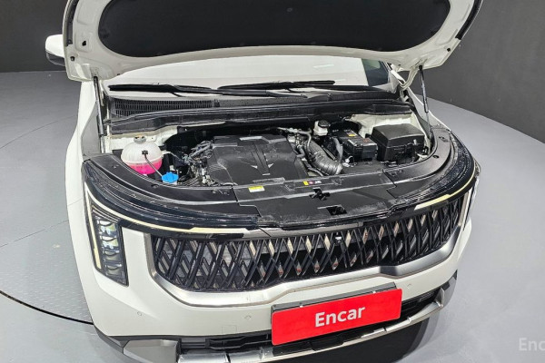 2023 Kia Carnival с пробегом 30 675 км