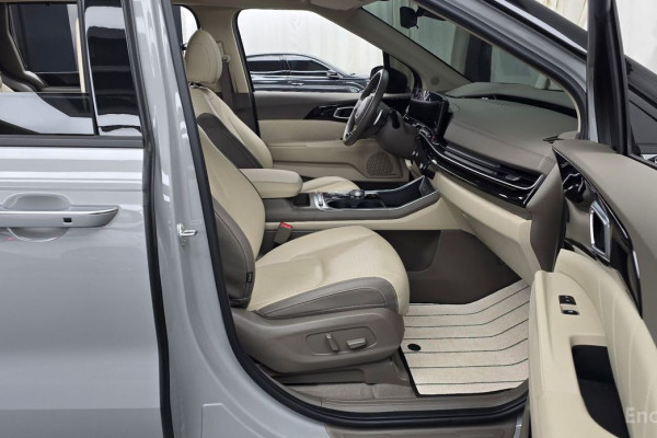 2023 Kia Carnival с пробегом 47 589 км