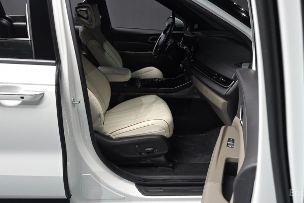 2024 Kia Carnival с пробегом 17 177 км