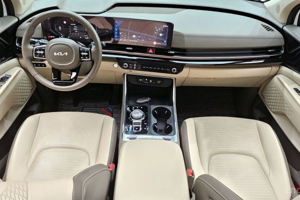 2023 Kia Carnival с пробегом 30 675 км