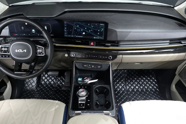 2024 Kia Carnival с пробегом 10 812 км