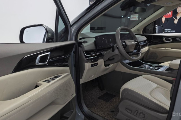 2025 Kia Carnival с пробегом 11 118 км