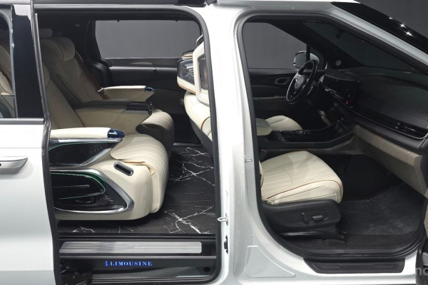 2024 Kia Carnival с пробегом 17 177 км