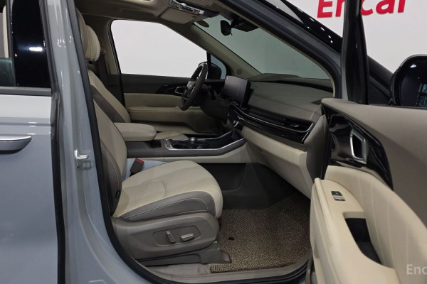 2025 Kia Carnival с пробегом 11 118 км