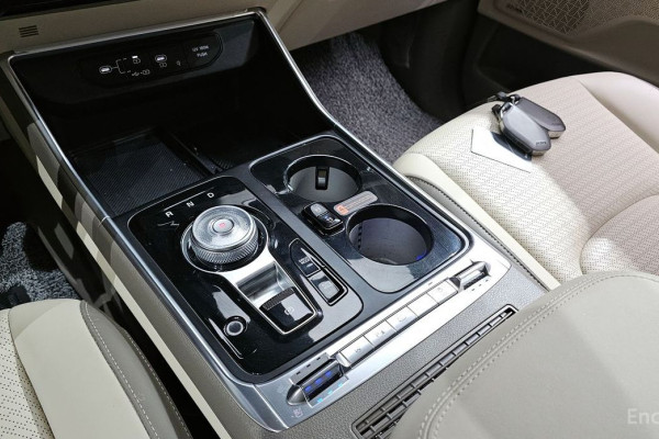 2024 Kia Carnival с пробегом 24 052 км