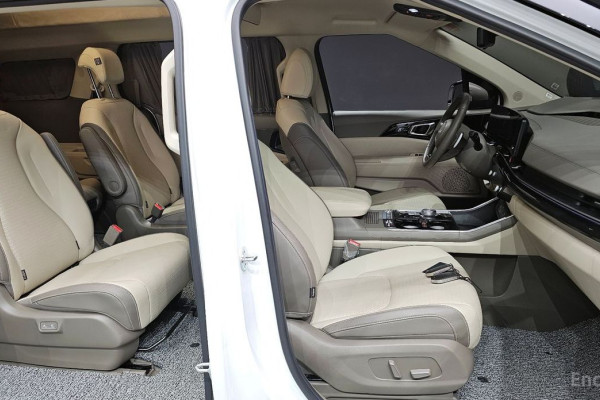 2024 Kia Carnival с пробегом 24 052 км