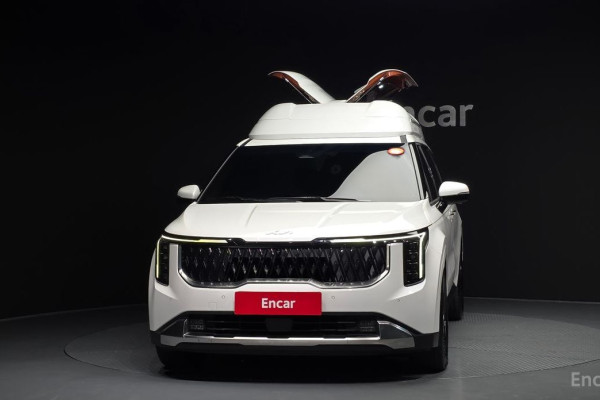 2023 Kia Carnival с пробегом 24 018 км