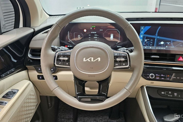 2023 Kia Carnival с пробегом 30 675 км