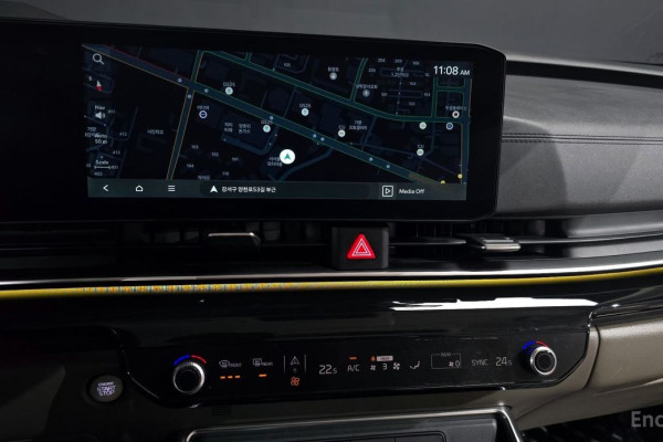 2024 Kia Carnival с пробегом 10 812 км