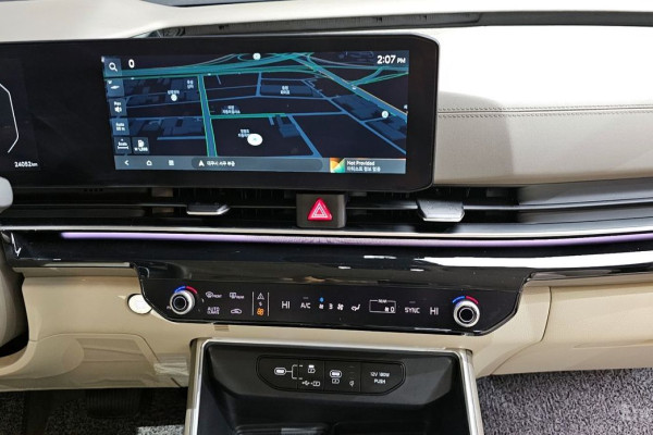 2024 Kia Carnival с пробегом 24 052 км