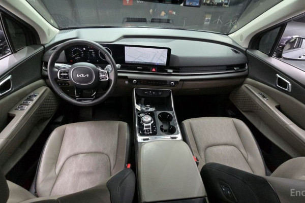 2024 Kia Carnival с пробегом 12 552 км
