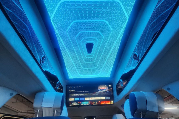 2024 Kia Carnival с пробегом 10 812 км