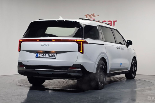 2024 Kia Carnival с пробегом 16 955 км