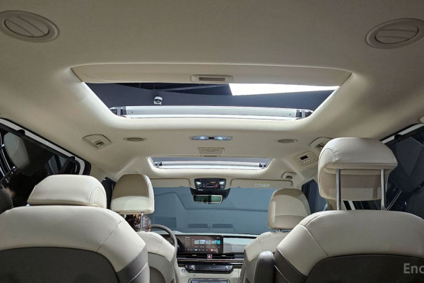 2023 Kia Carnival с пробегом 30 675 км