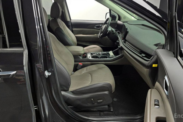 2024 Kia Carnival с пробегом 12 552 км